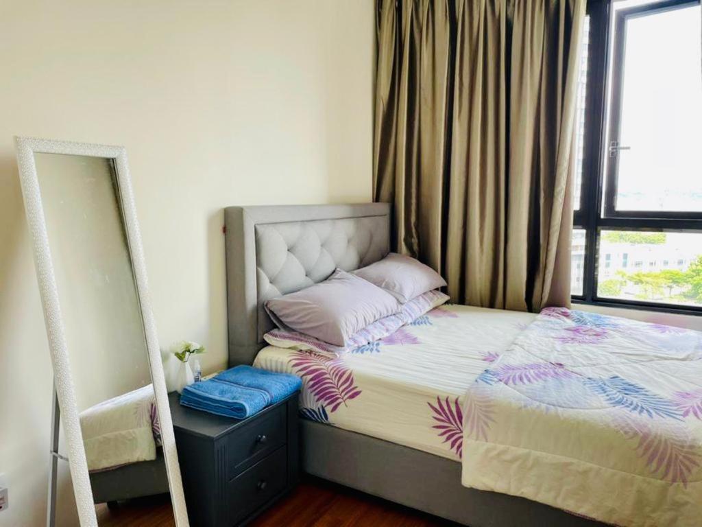 Homestay I-City Cantik, Tenang, Wifi, 4K Smart Tv, Netflix, Coway, Free Parking Shah Alam Exterior photo